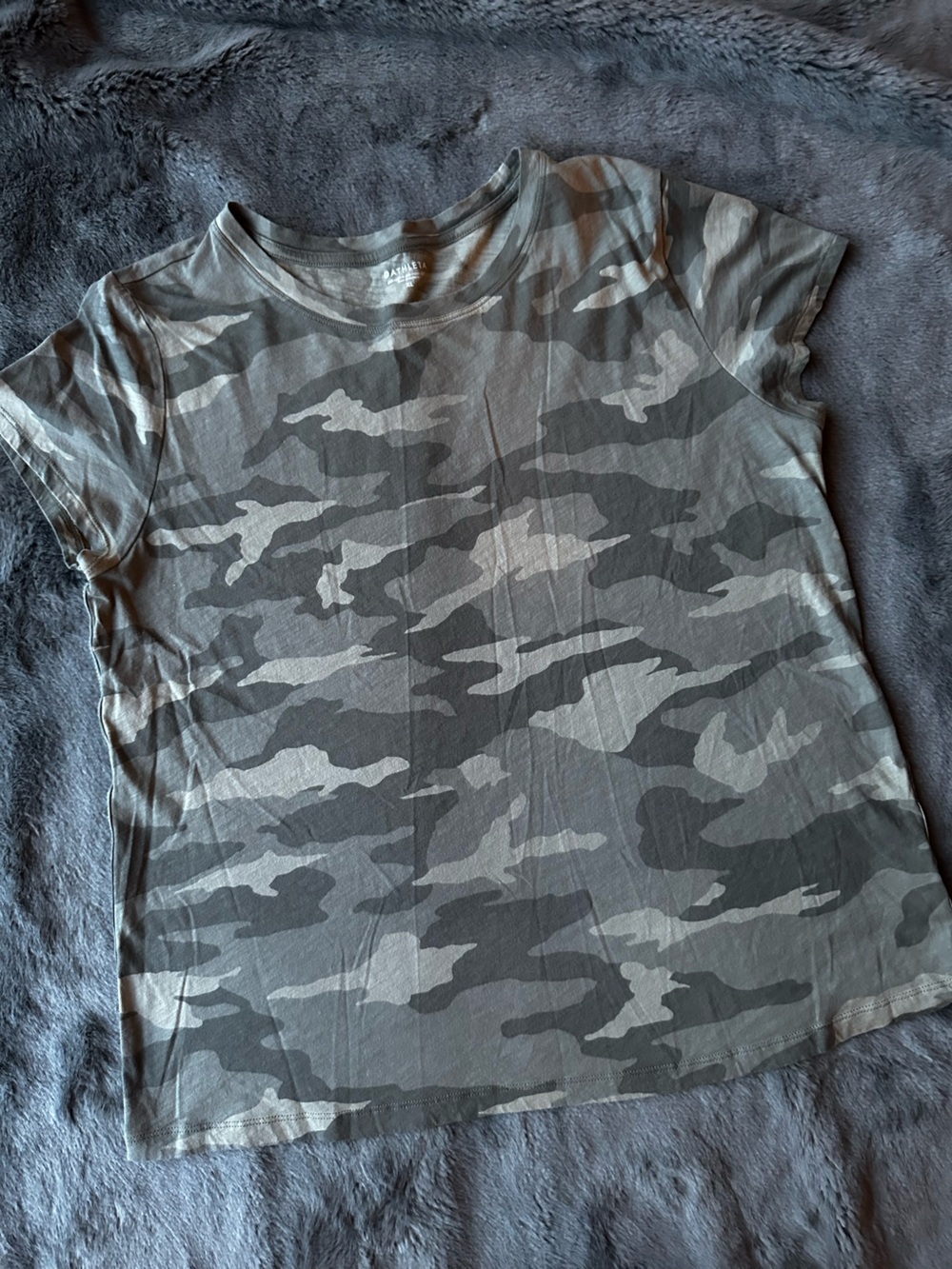 Athleta Gray Camo Scoop Neck Tee